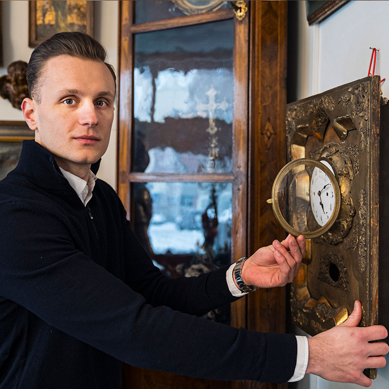 Wanduhren Ankauf Haldenwang: Ankauf von Comtoise-Uhren, Kuckucksuhren und historischen Pendeluhren.